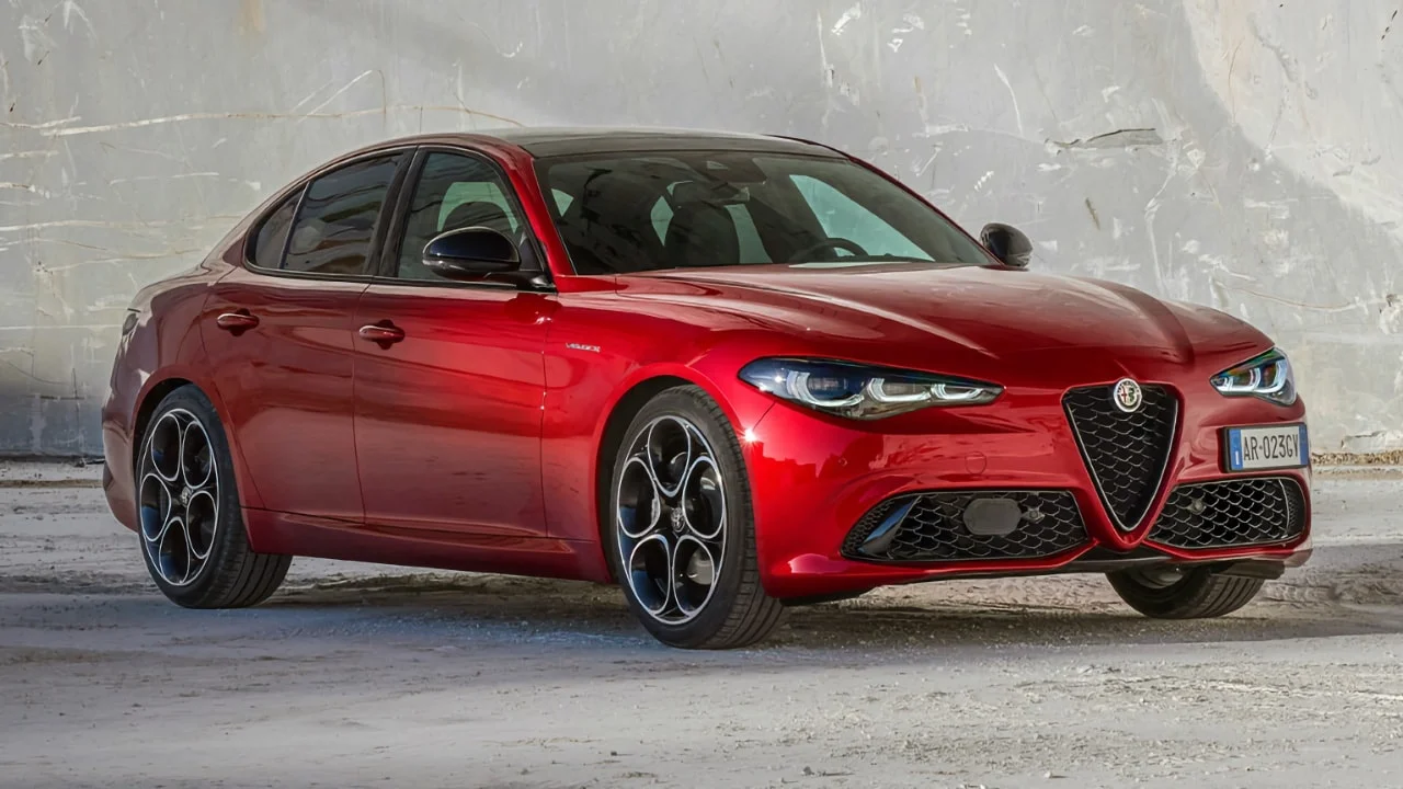 Verkaufen Sie Ihren Alfa Romeo GIULIA zum besten Preis in der Schweiz Gebrauchter Alfa Romeo GIULIA - Verkaufen Sie Ihren Alfa Romeo in der Schweiz | CompriamoAuto.ch