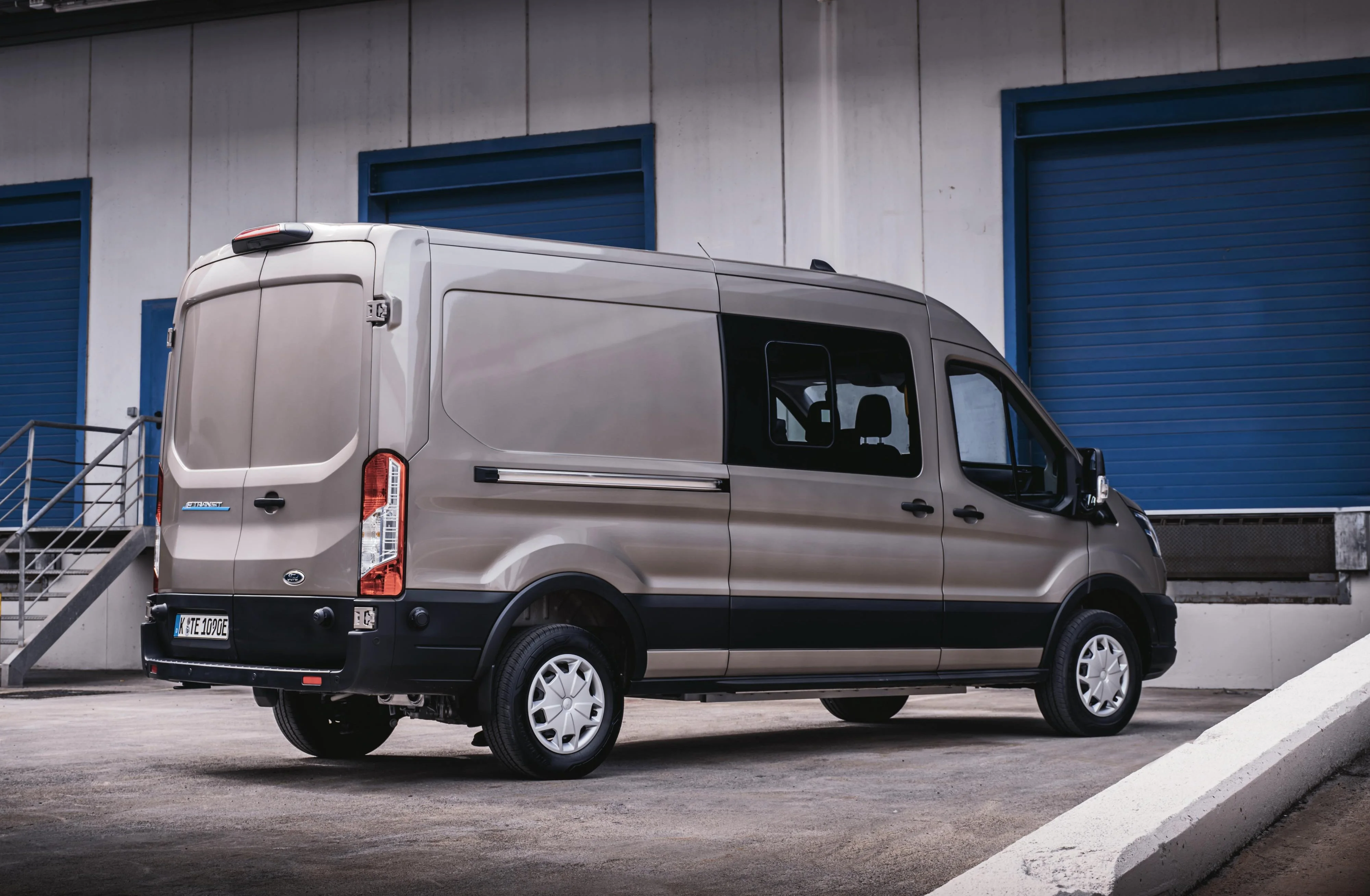 Verkaufen Sie Ihren Ford TRANSIT zum besten Preis in der Schweiz Gebrauchter Ford TRANSIT - Gebrauchtwagen verkaufen in der Schweiz | CompriamoAuto.ch