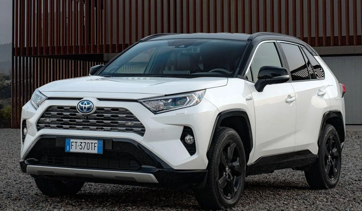 Sell your Toyota RAV4 at the best price in Switzerland Used Toyota RAV4 - Sell used cars in Switzerland | CompriamoAuto.ch